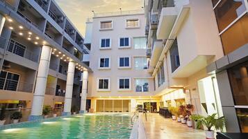 Piscina infinita