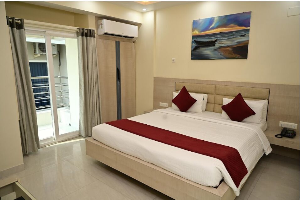 Executive Pool View Room
