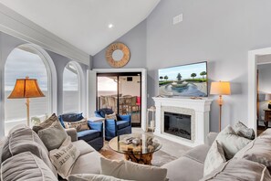 Smart TV, fireplace