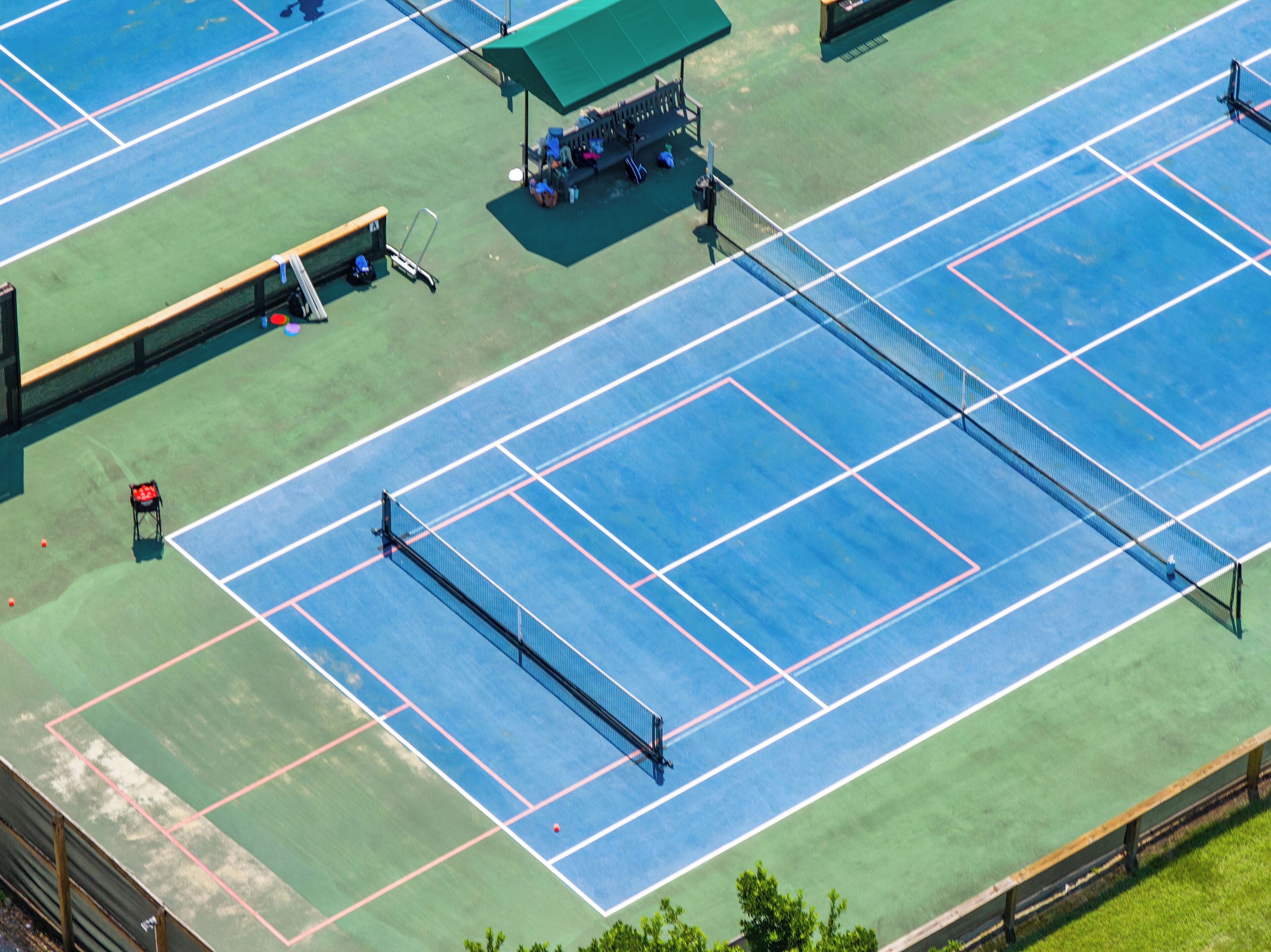 Tennis - Sandestine Resort Amenities.