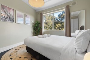 2 bedrooms, desk, iron/ironing board, free WiFi
