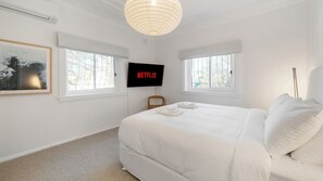 1 Schlafzimmer, Bügeleisen/Bügelbrett, Reisekinderbett, kostenloses WLAN