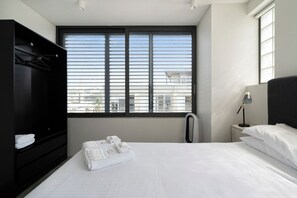 2 Schlafzimmer, Schreibtisch, Bügeleisen/Bügelbrett, kostenloses WLAN