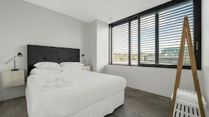 2 bedrooms, desk, iron/ironing board, travel cot