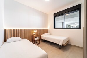 2 bedrooms, iron/ironing board, Internet, bed sheets