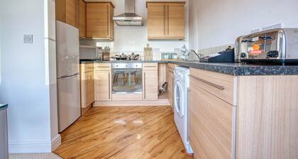 Peaceful 2-Bed in Sutton Coldfield, Near Parks