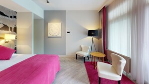 1 habitación, tabla de planchar con plancha, wifi gratis y ropa de cama 
