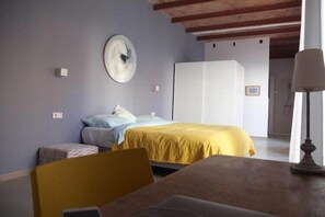 3 bedrooms, iron/ironing board, WiFi - Holiday Home in Sant Feliu near Beach (Sant Feliu de Guixols)