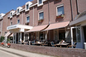 Buiten dineren