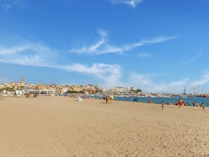 Tæt på stranden