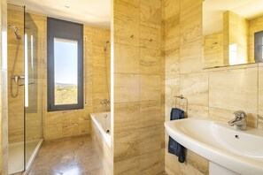 Shower - Beautiful house with incredible sea views (Castell-Platja d'Aro)