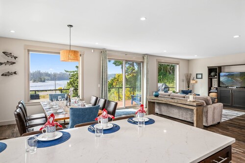 New Listing! Beautiful 3 bed, 2 1/2 bath river view home with hot tub & game room