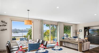 New Listing! Beautiful 3 bed, 2 1/2 bath river view home with hot tub & game room