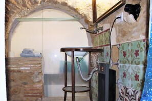 Shower, hair dryer - Holiday Home in Catalonia near Cala Pedrosa Beach (Girona)