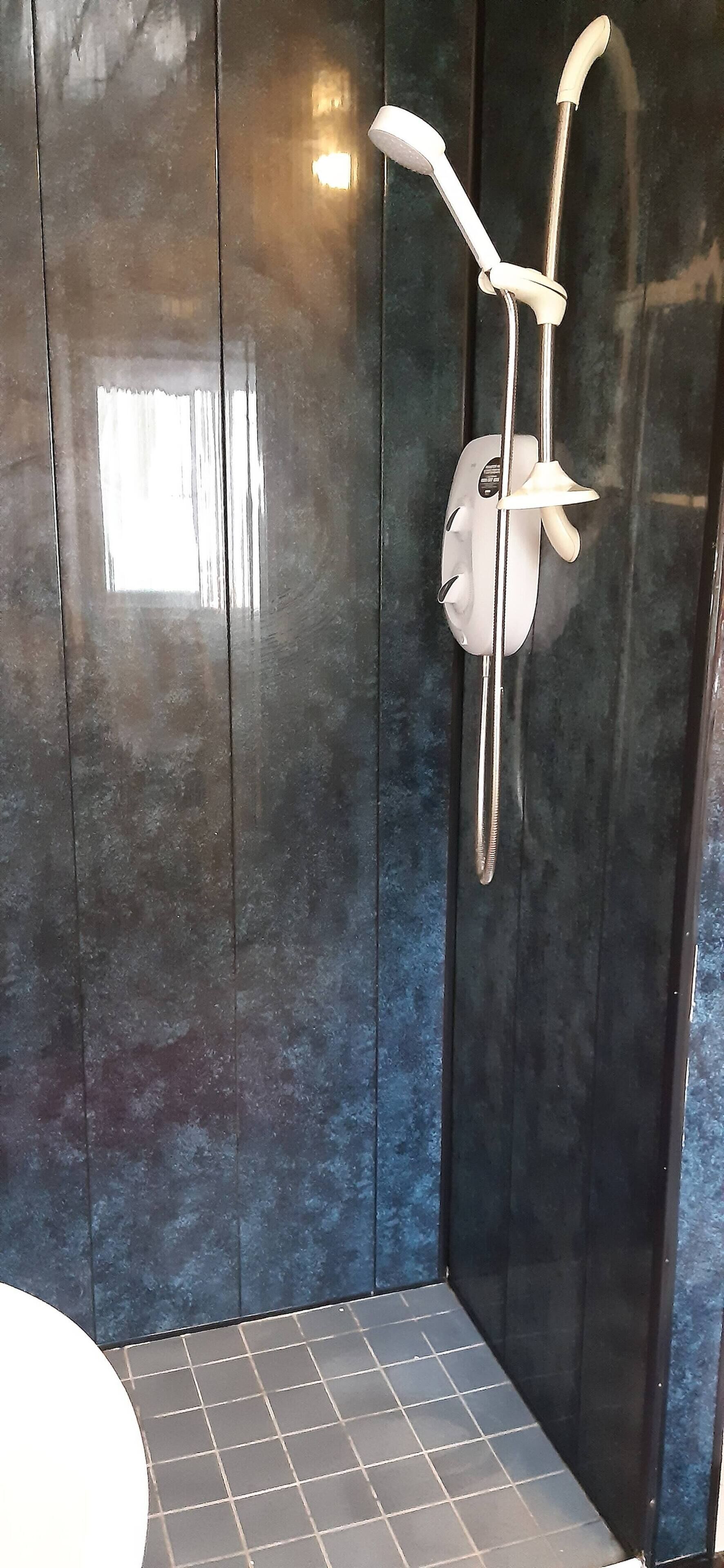 Cabin, 2 Bedrooms, Fireplace, Garden View | Bathroom