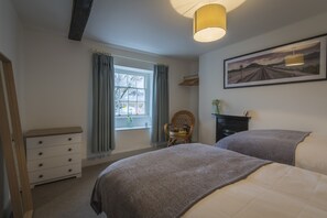 3 chambres, fer et planche à repasser, accès au Wi-Fi (inclus)
