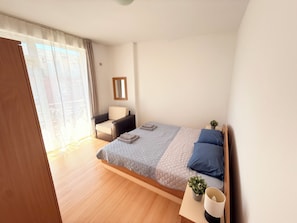 2 bedrooms, iron/ironing board, free WiFi, bed sheets