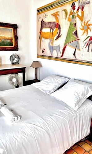 1 bedroom, WiFi, bed sheets - Duplex on the water, terrace, garden corniche Kennedy city center bicycle bus downstairs (Marseille)