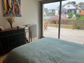 5 chambres, fer et planche à repasser, Wi-Fi, draps fournis