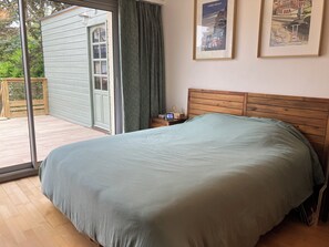 5 soverom, strykejern/-brett, wi-fi og sengetøy