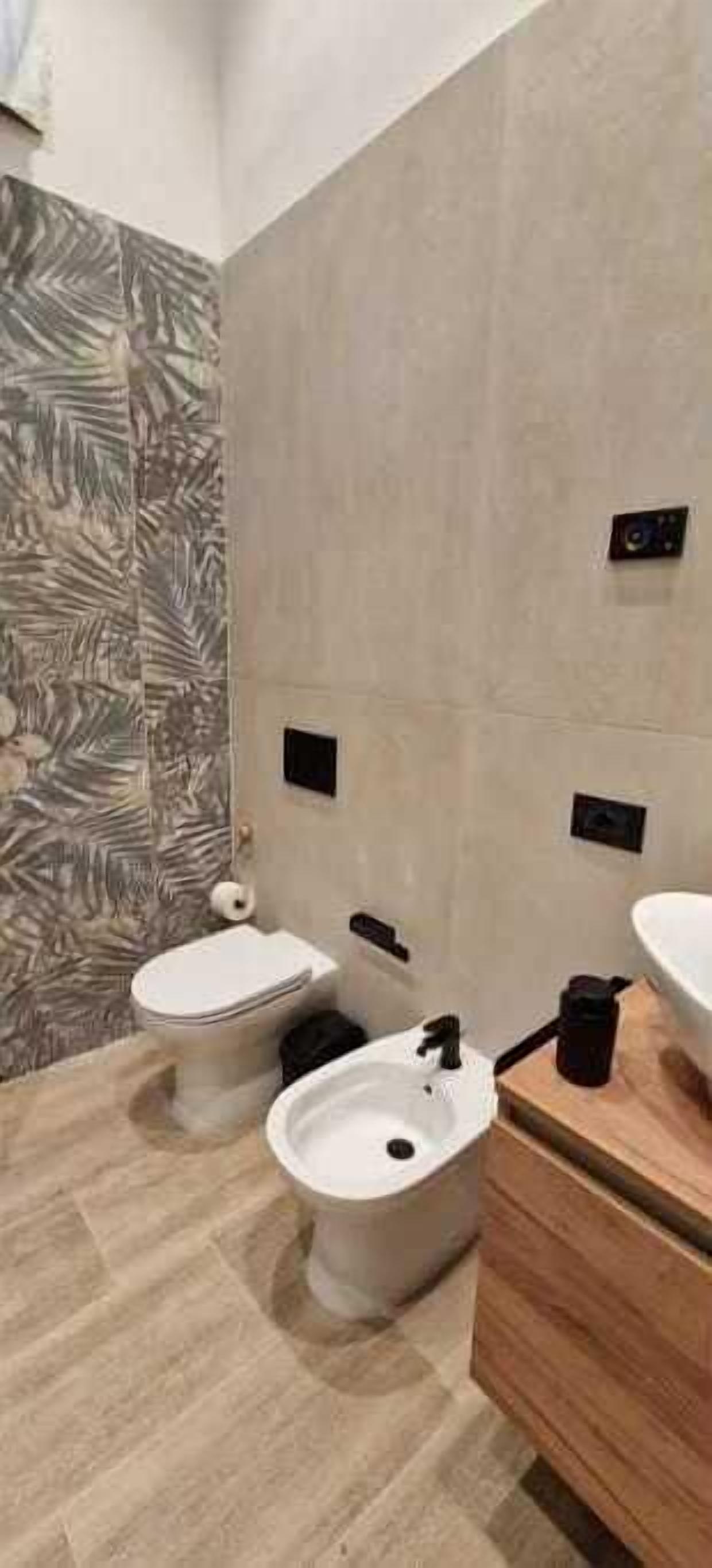 Whirlpool, Haartrockner, Bidet, Handtücher