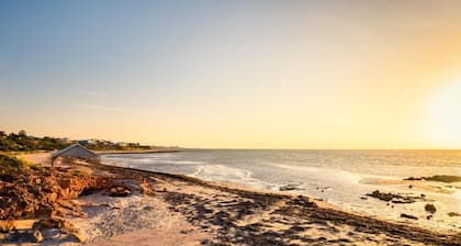 🎣🦀The Coastal Crab, Moonta Bay. 🐾 Pet friendly holiday accommodation 🐾⛱️🚂🛝