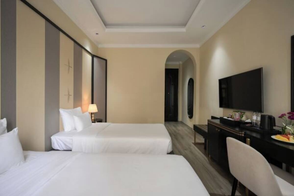 Minibar, in-room safe, individually decorated, desk