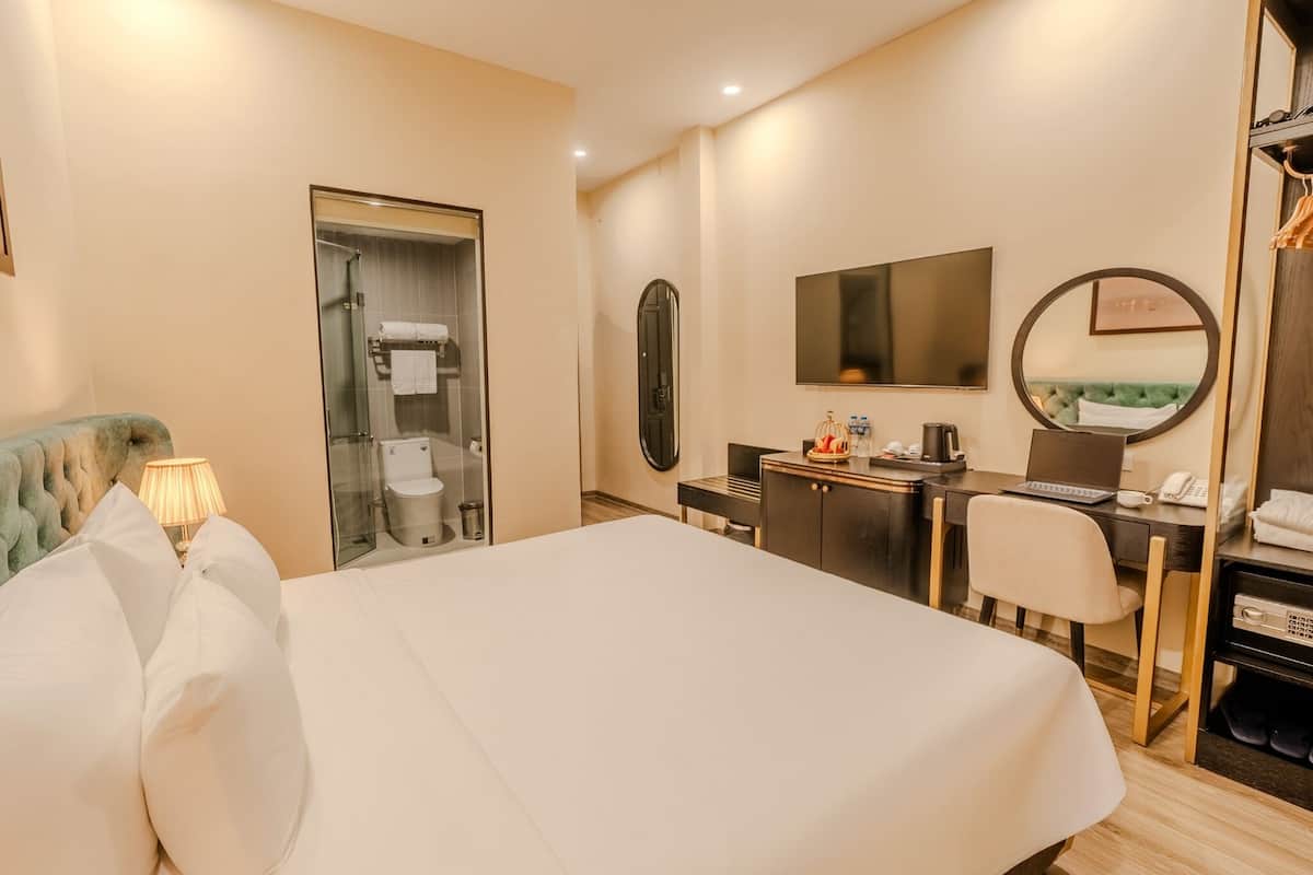 Minibar, in-room safe, individually decorated, desk