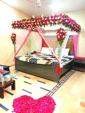 Bureau, chambres insonorisées, fer et planche à repasser, Wi-Fi gratuit