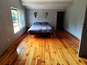 4 Schlafzimmer, Bügeleisen/Bügelbrett, Bettwäsche