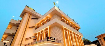 ホテル ビジャイ デラックス