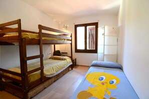 3 habitaciones y tabla de planchar con plancha 
