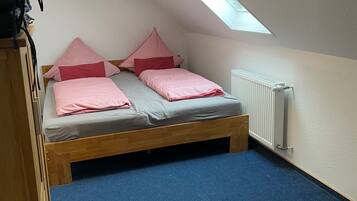 2 bedrooms, free WiFi, bed sheets