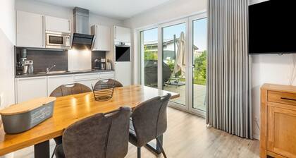 Holiday Home 'Diemelblick' with Lake View, Private Terrace and Wi-Fi