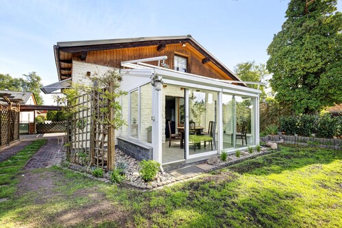 Ferienhaus 'Am See' mit privater Terrasse, privatem Garten und Wi-Fi