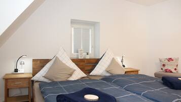 3 bedrooms, iron/ironing board, free WiFi, bed sheets