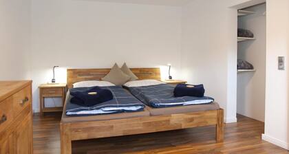 Ferienwohnung 'Blum' mit privater Terrasse, privatem Garten und Wi-Fi