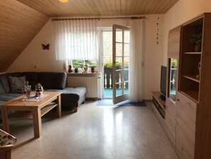 Fernseher, Tischtennisplatte
