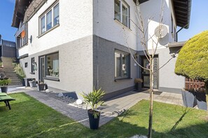 Exterior - Apartment 'Riekes' with Mountain View, Private Terrace and Wi-Fi (Schmallenberg)