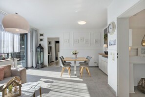 Interior - Apartment 'Riekes' with Mountain View, Private Terrace and Wi-Fi (Schmallenberg)