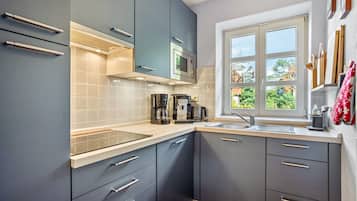 Refrigerador, microondas, horno, placa de cocina