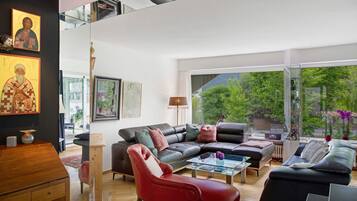 Télévision, cheminée