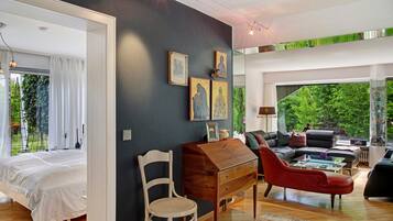 3 bedrooms, free WiFi, bed sheets