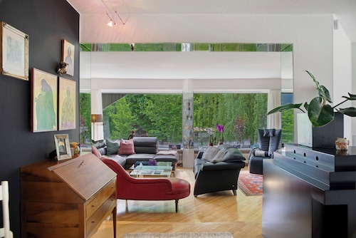 Haus Gutschi mit Bergblick, großem Garten und Wi-Fi