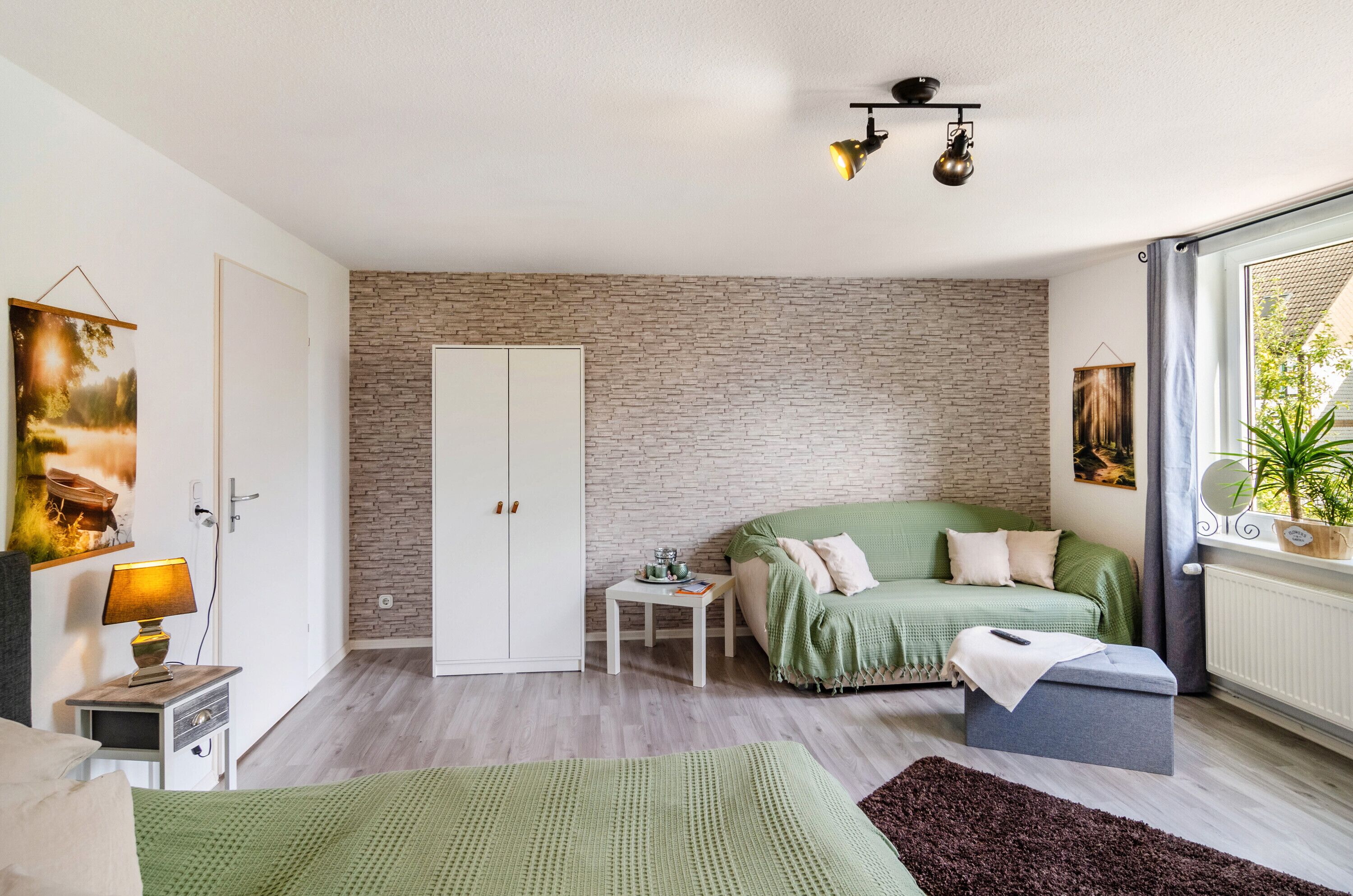 1 室のベッドルーム、アイロン / アイロン台、WiFi (無料)、ベッドシーツ