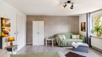 1 Schlafzimmer, BĂŒgeleisen/BĂŒgelbrett, kostenloses WLAN, BettwĂ€sche