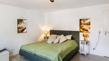 1 Schlafzimmer, BĂŒgeleisen/BĂŒgelbrett, kostenloses WLAN, BettwĂ€sche