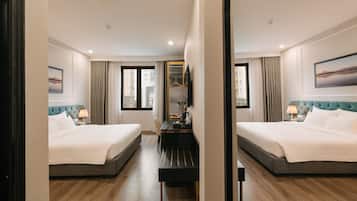 Deluxe Double or Twin Room | Hypo-allergenic bedding, free minibar items, in-room safe, desk