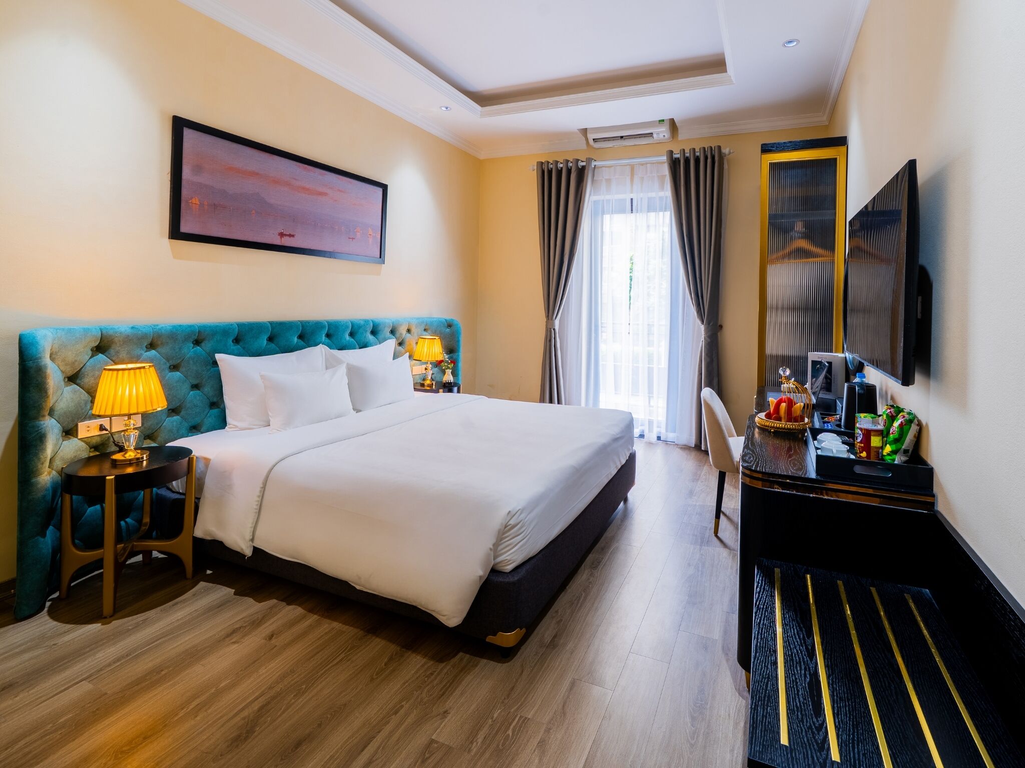 Junior-sviitti | Allergiatestatut vuodevaatteet, minibaari (osa tuotteista ilmaisia)