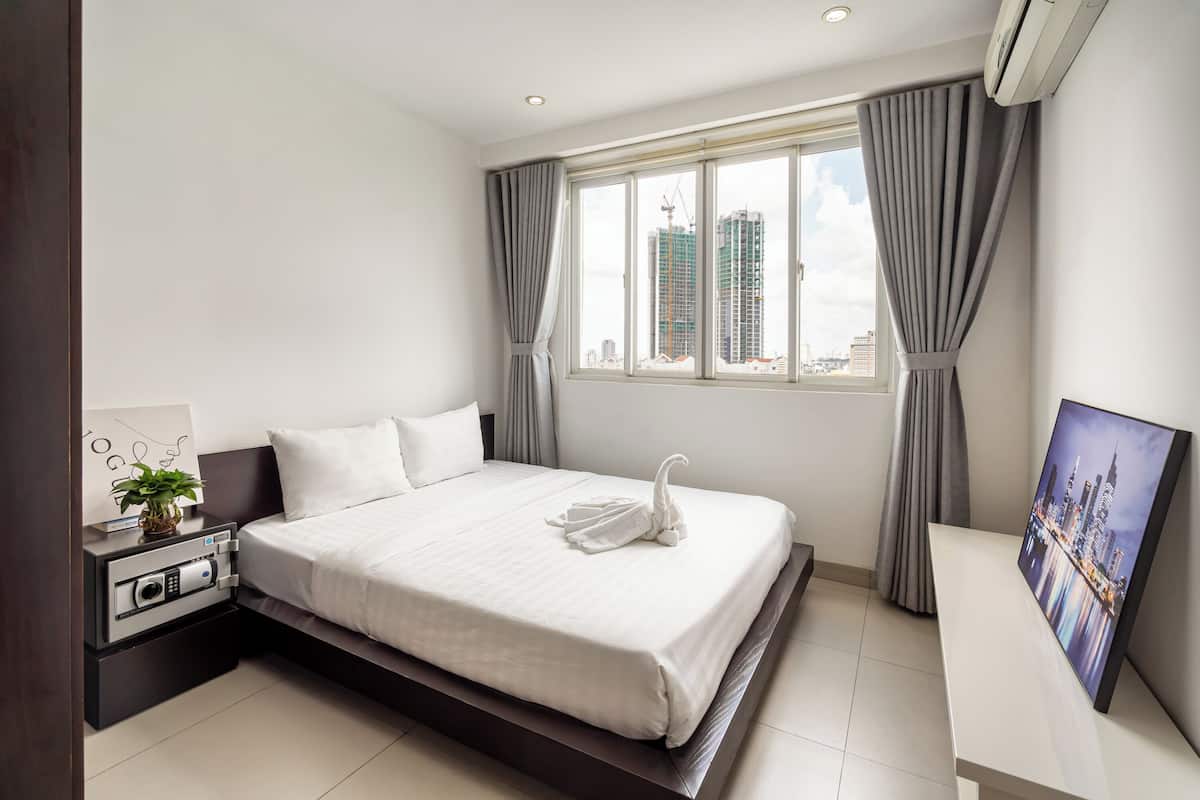 Apartment, 1 Bedroom, Balcony, City View | Desk, soundproofing, free WiFi